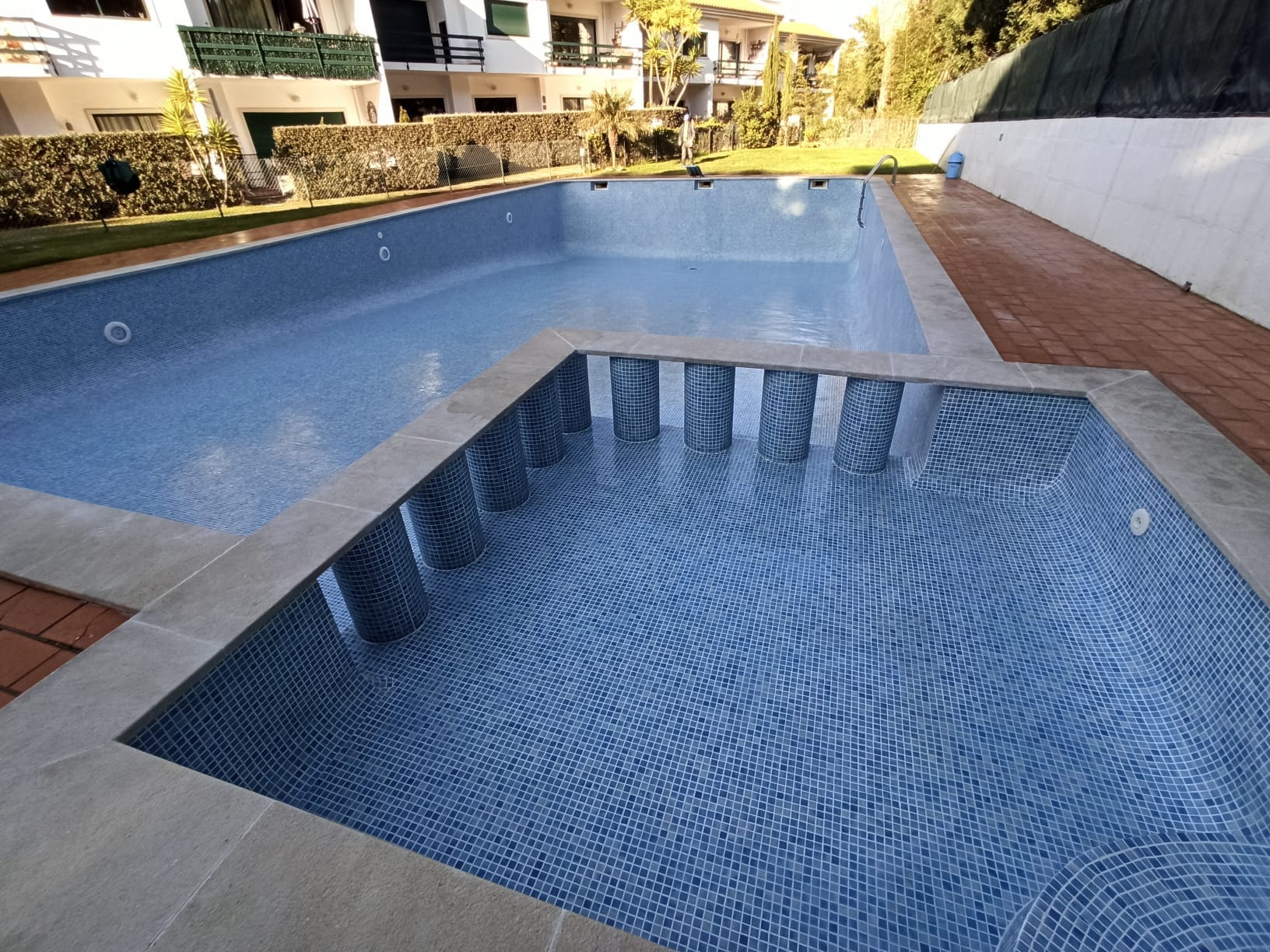 bordadura piscina